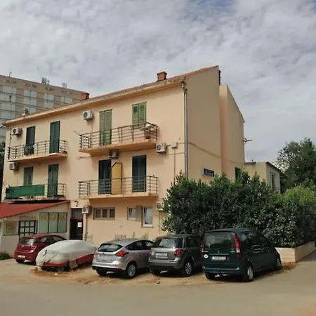Niva Split